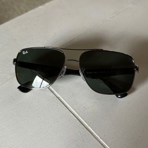 Rayban Aviator sunglasses model RB3483 color Black